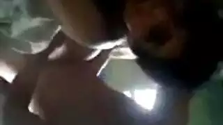 مشهد إباحي جامح: السيد يضرب ملكة المؤخرة الممتلئة