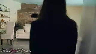 ضعف السمراوات الساخنة، ضعف المتعة الفموية في هذا التدليك الإباحي