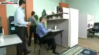 جنس جماعي خام: شاهدوا هذه الطالبة تُحشى بعدة زبور قاسية