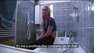 سباكة إباحية: عامل الصيانة يضخ مؤخرة الجارة