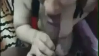 تسجيلات سكس عربية حصرية: عاهرات يتوسلن للسائل المنوي