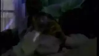 جماع سريع في غرفة المخزن: مص خلسة في محل الأحذية