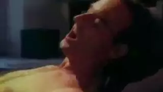 جيانا مايكلز بمفردها: استمناء صريح ولعب مهبلي