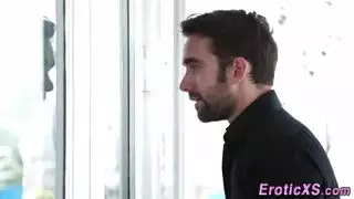 شقة في نعش ناضج