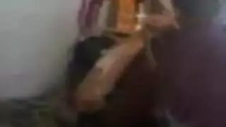 عاهرة عراقية محجبة ساخنة يتم تحسيسها ونكشها بقوة