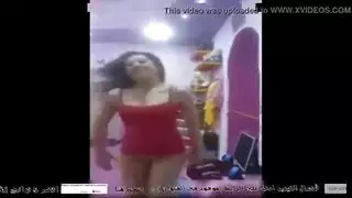 جلسة نيك قاسية بعد رقص شرقي مثير في ملابس داخلية حمراء