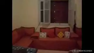 عاهرة يحصل كسها على تدمير من عنتيل محلي