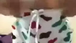 جلسة مريم الخاصة على الكاميرا: إظهار الثديين لعشيقها عبر الإنترنت