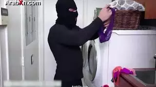 حبها الوحيد: قضبان كبيرة صلبة في الإباحية