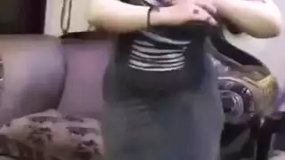 أي رقصة عربية تثيرني؟ خليجية أم مصرية؟