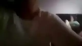 حوريات مغربيات في إباحية حميمية: سحاق على الأريكة