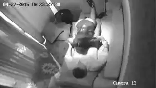 سكس كاميرا خفية: مص وعشرية في كاباريه روسي